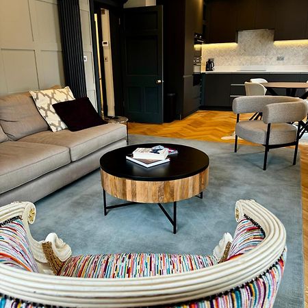 Macbeths Corner High End Luxury Apartment In Centre With Parking Stratford-upon-Avon Dış mekan fotoğraf