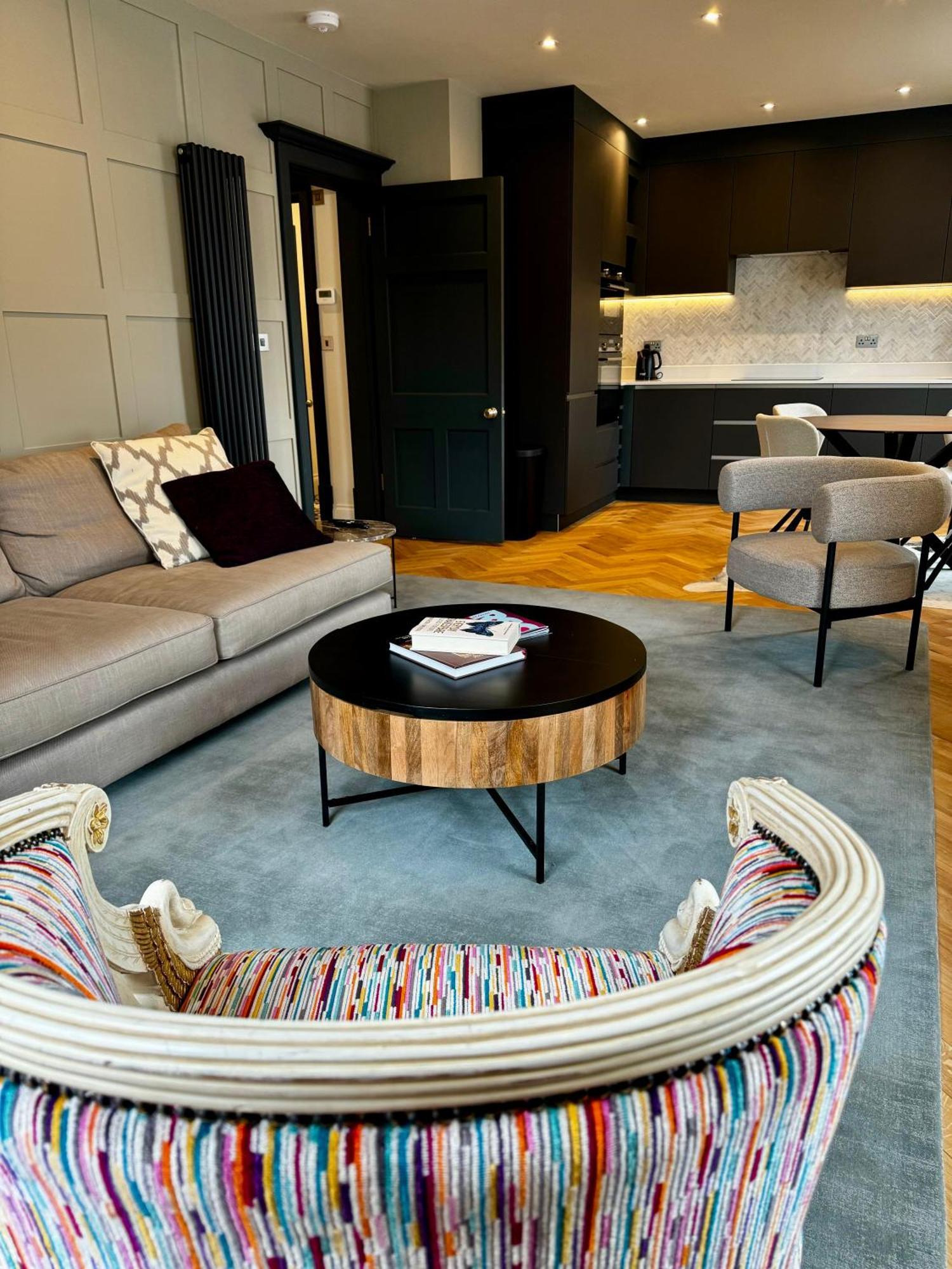 Macbeths Corner High End Luxury Apartment In Centre With Parking Stratford-upon-Avon Dış mekan fotoğraf